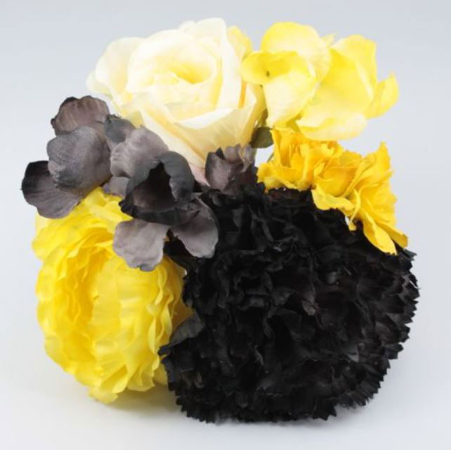Ramillete Negro y Amarillo Vibrante para Traje de Flamenca. Ref. 42191