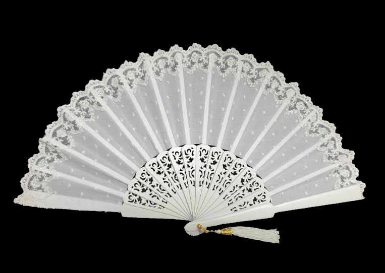 Abanicos de Algodón Blanco con Puntilla y Varilla Calada Marfil . Ref. 15118