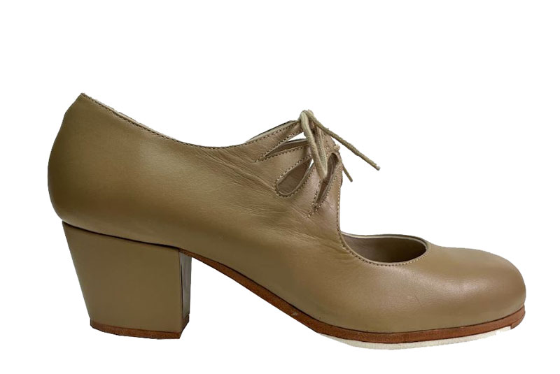 Flamenco Shoes from Begoña Cervera. Cordonera Calado