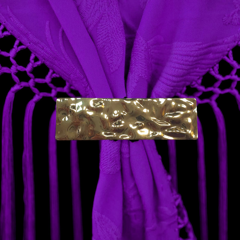 テクスチャー付き長方形ゴールドブローチ – ショールとフラメンコファッションのアクセサリー