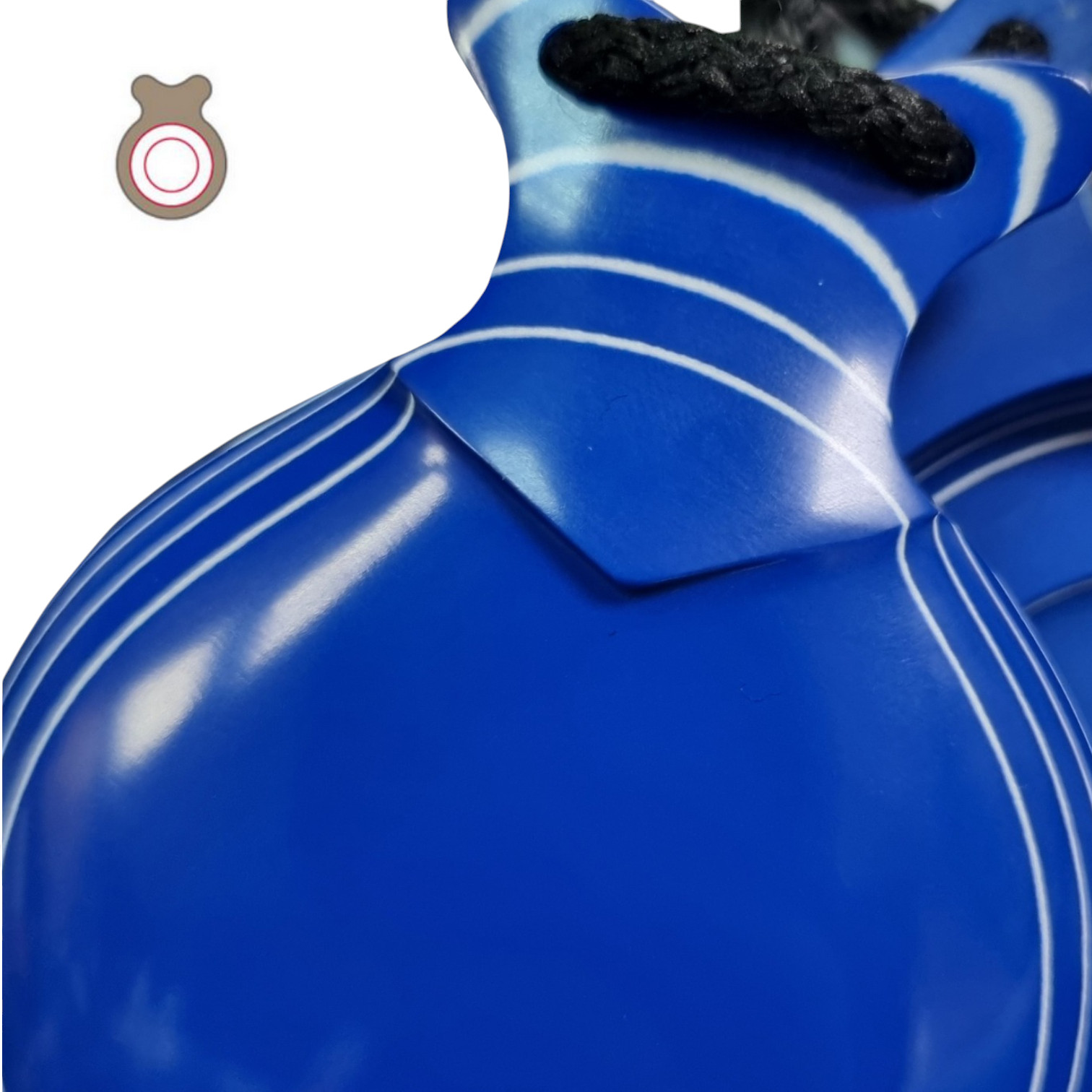 カスティリャーニャ・カプリチョ・ブルー・マーブル・ホワイト