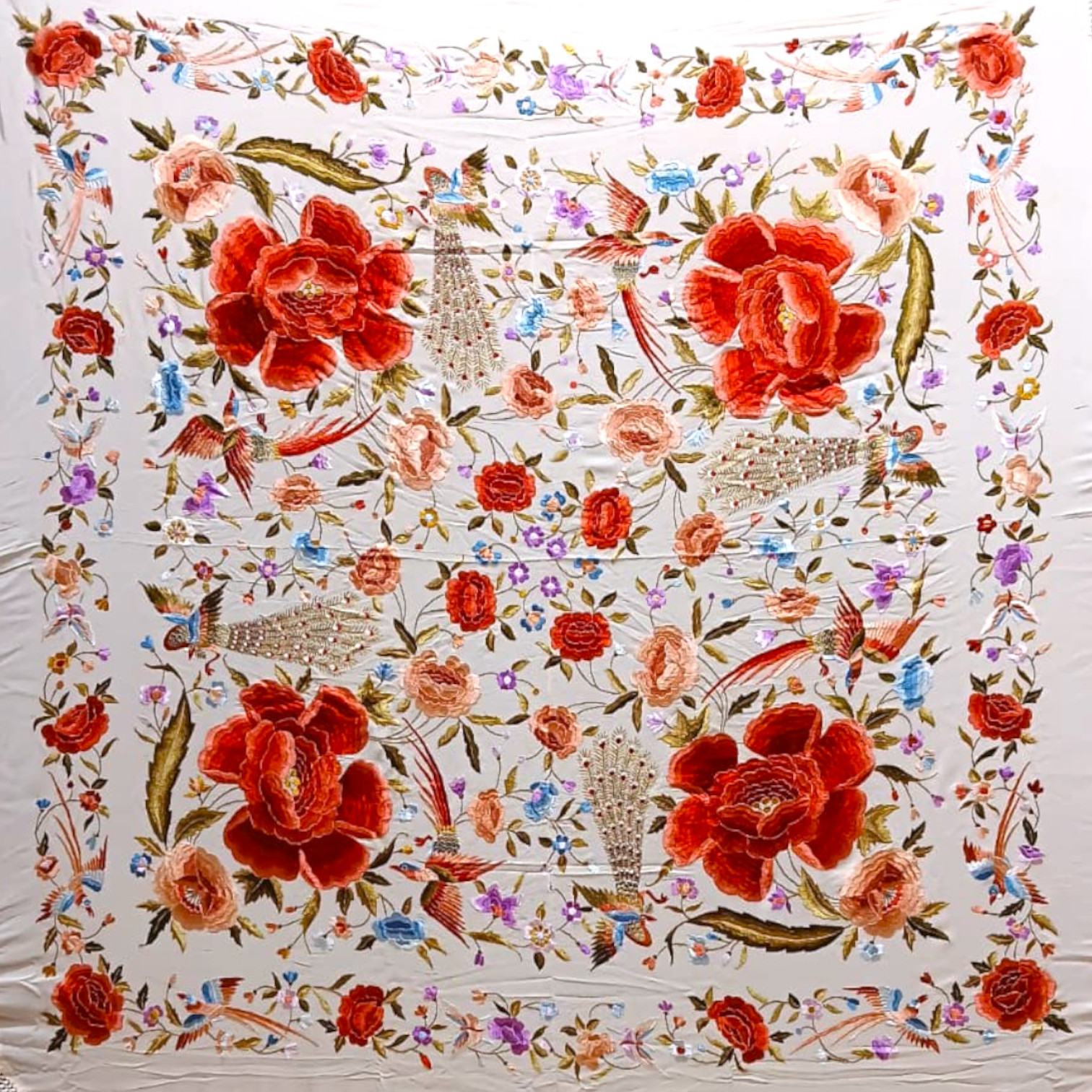 Mantón de Manila bordado a mano 1010878MRFLCLRS