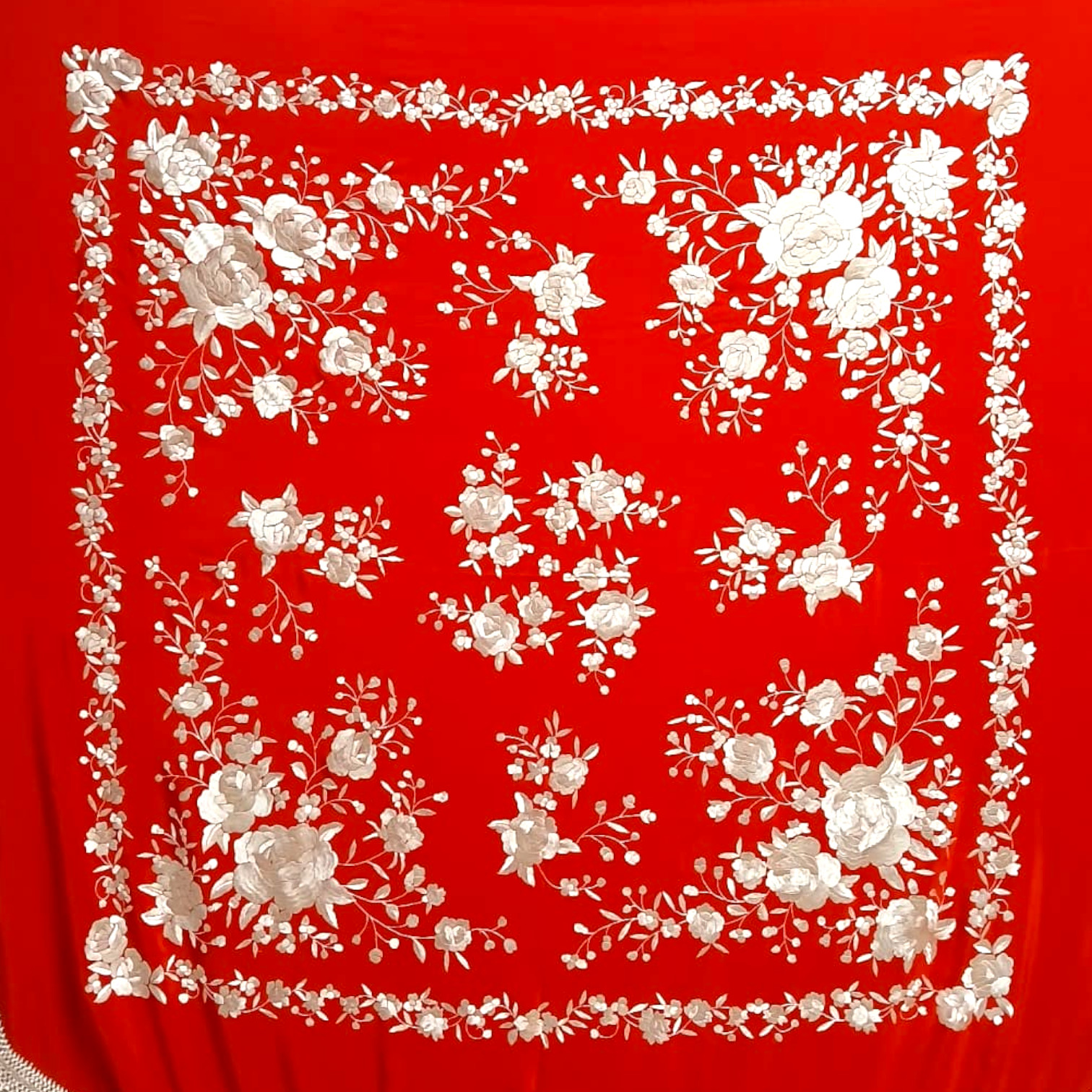 Handmade Manila Embroidered Shawl. Natural Silk. Ref.1011017RJMRFL