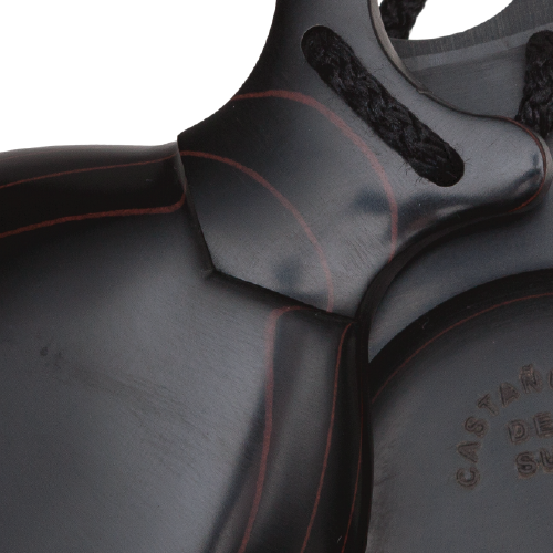 Castañuelas para flamenco: fibra negra veteada en rojo con pico. Profesional