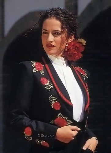 Chaqueta Campera Negra con Rosas Bordadas